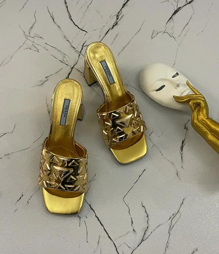 PRADA Ciabatte Spazzolato Borchie Sandals PRADA Ciabatte Spazzolato Borchie Sandals