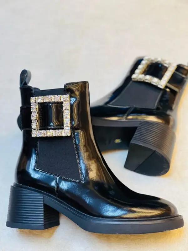 ROGER VIVIER