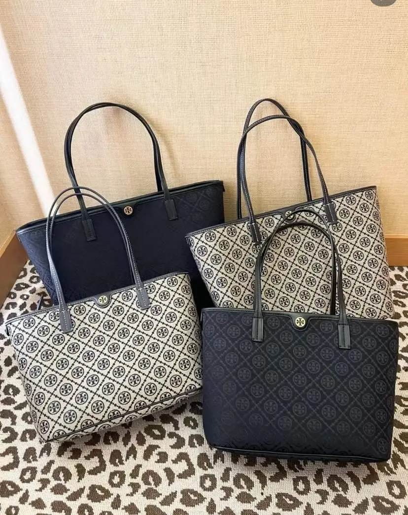 TOM FORD Large Zip Tote Bag TOM FORD Large Zip Tote Bag