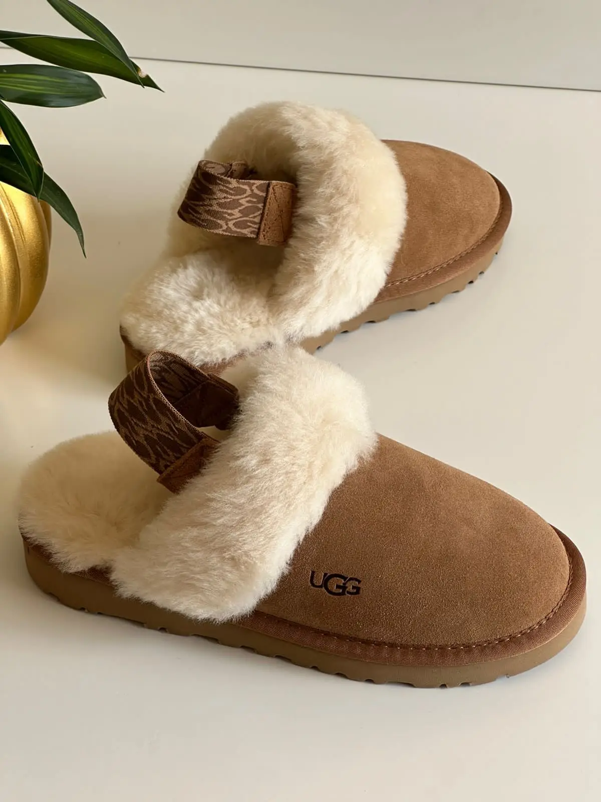 UGG Premium Slippers UGG Premium Slippers