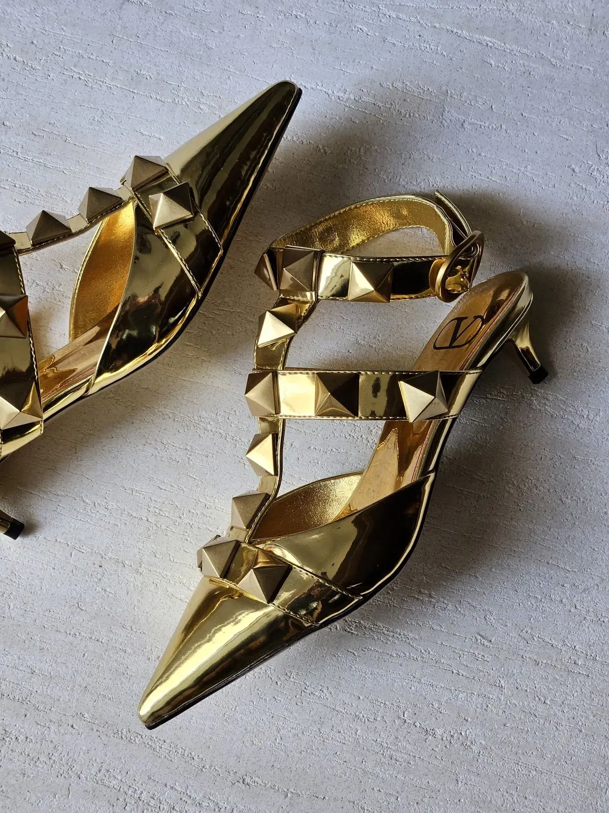 VALENTINO Rockstud Ankle Strap Pumps VALENTINO Rockstud Ankle Strap Pumps