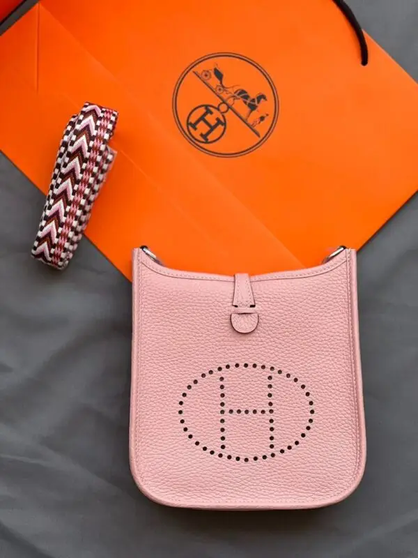 Design shoulder bag - Dubai Fashion LUX