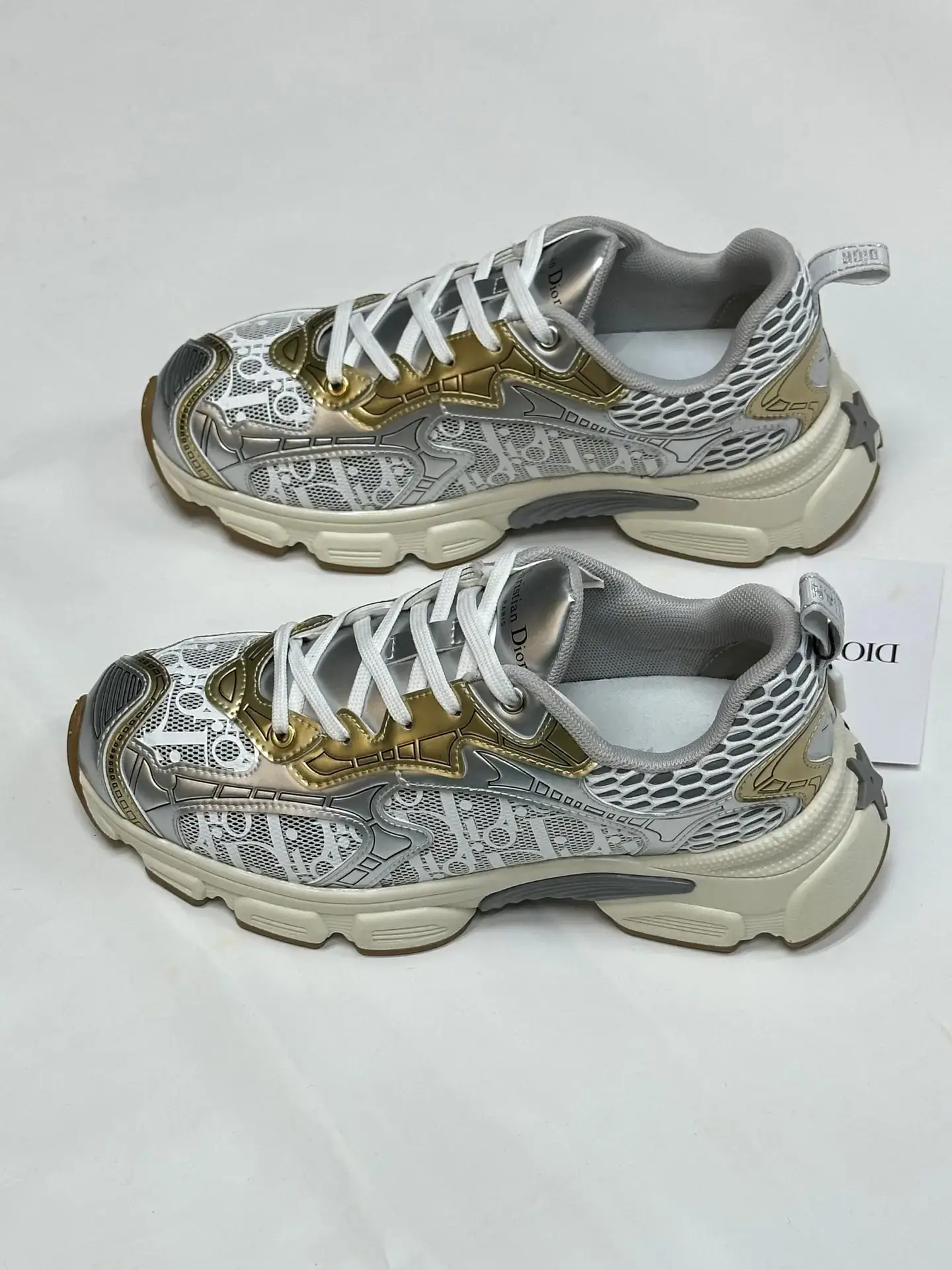 DIOR Floral Embroidered Shoes DIOR Floral Embroidered Shoes