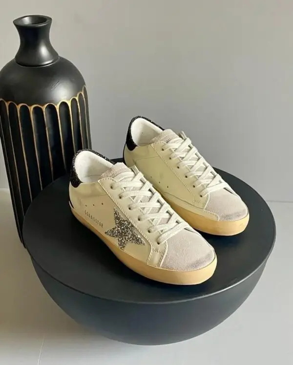 GOLDEN GOOSE