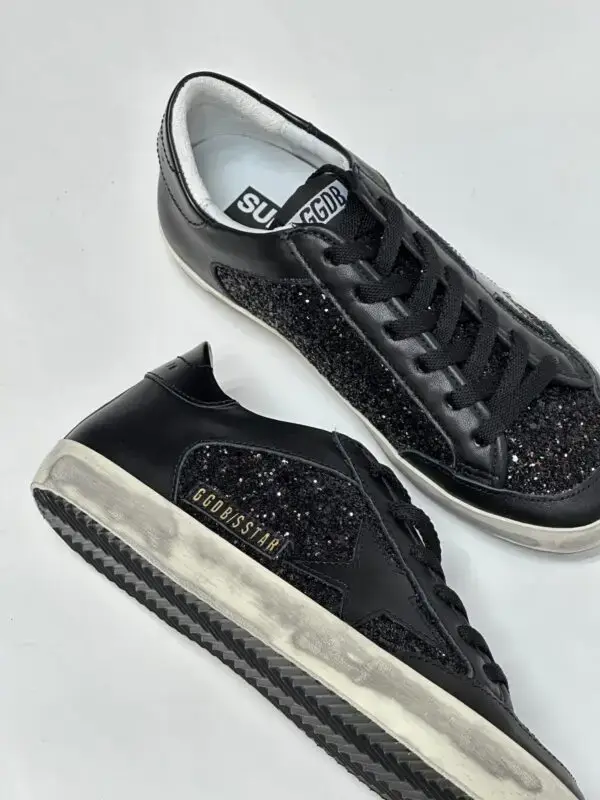 GOLDEN GOOSE