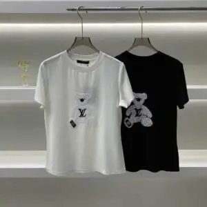 LOUIS VUITTON Signature T-Shirt