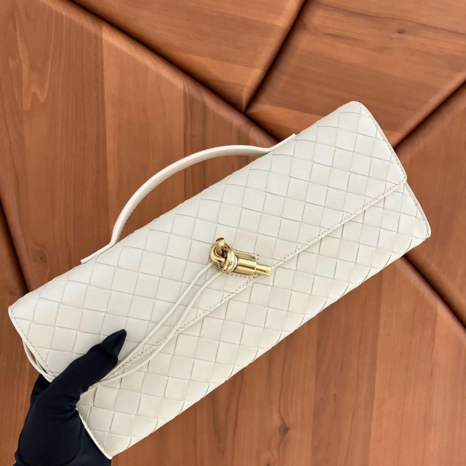 BOTTEGA VENETA Andiamo Long Clutch BOTTEGA VENETA Andiamo Long Clutch