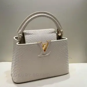 LOUIS VUITTON Capucines MM Bag