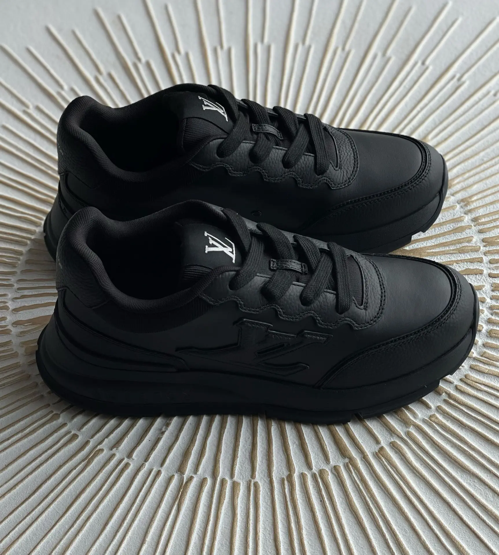 LOUIS VUITTON Red Tape Casual LOUIS VUITTON Red Tape Casual