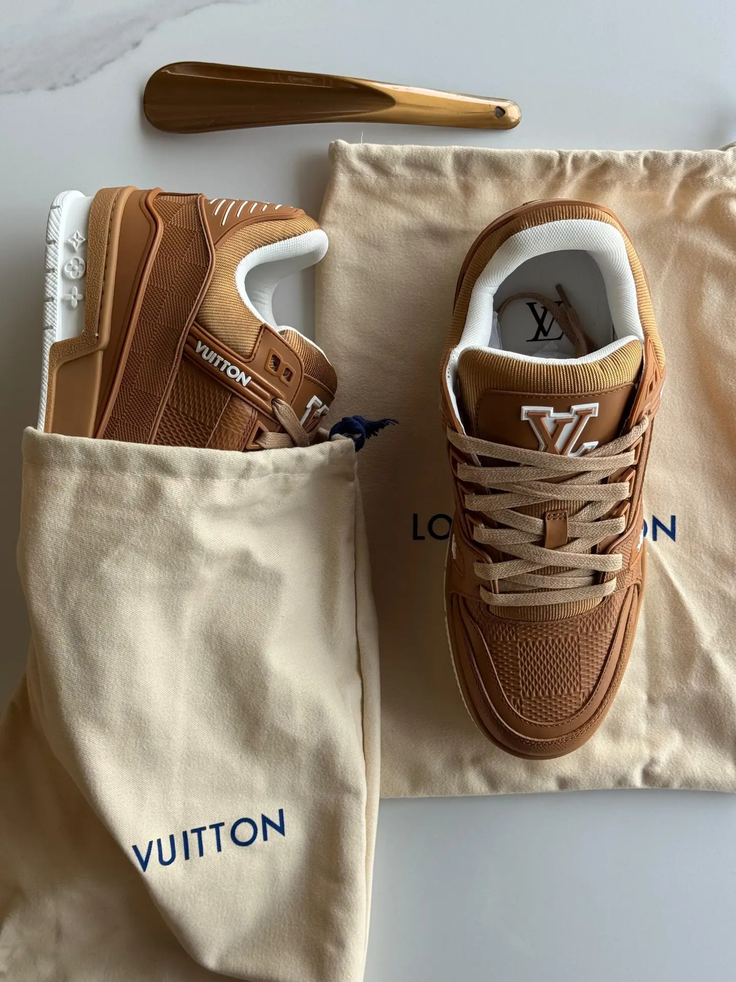 LOUIS VUITTON Runaway Sneakers LOUIS VUITTON Runaway Sneakers