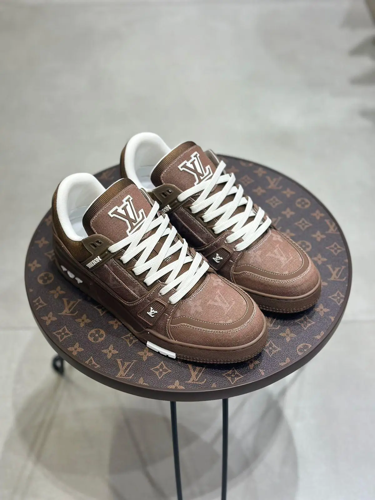 LOUIS VUITTON Trainer Sneaker LOUIS VUITTON Trainer Sneaker
