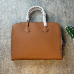 LOUIS VUITTON Victoria Light Briefcase Bag