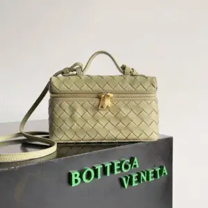 BOTTEGA VENETA Intrecciato Leather Vanity Case