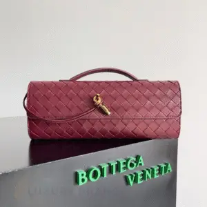 BOTTEGA VENETA Andiamo Clutch