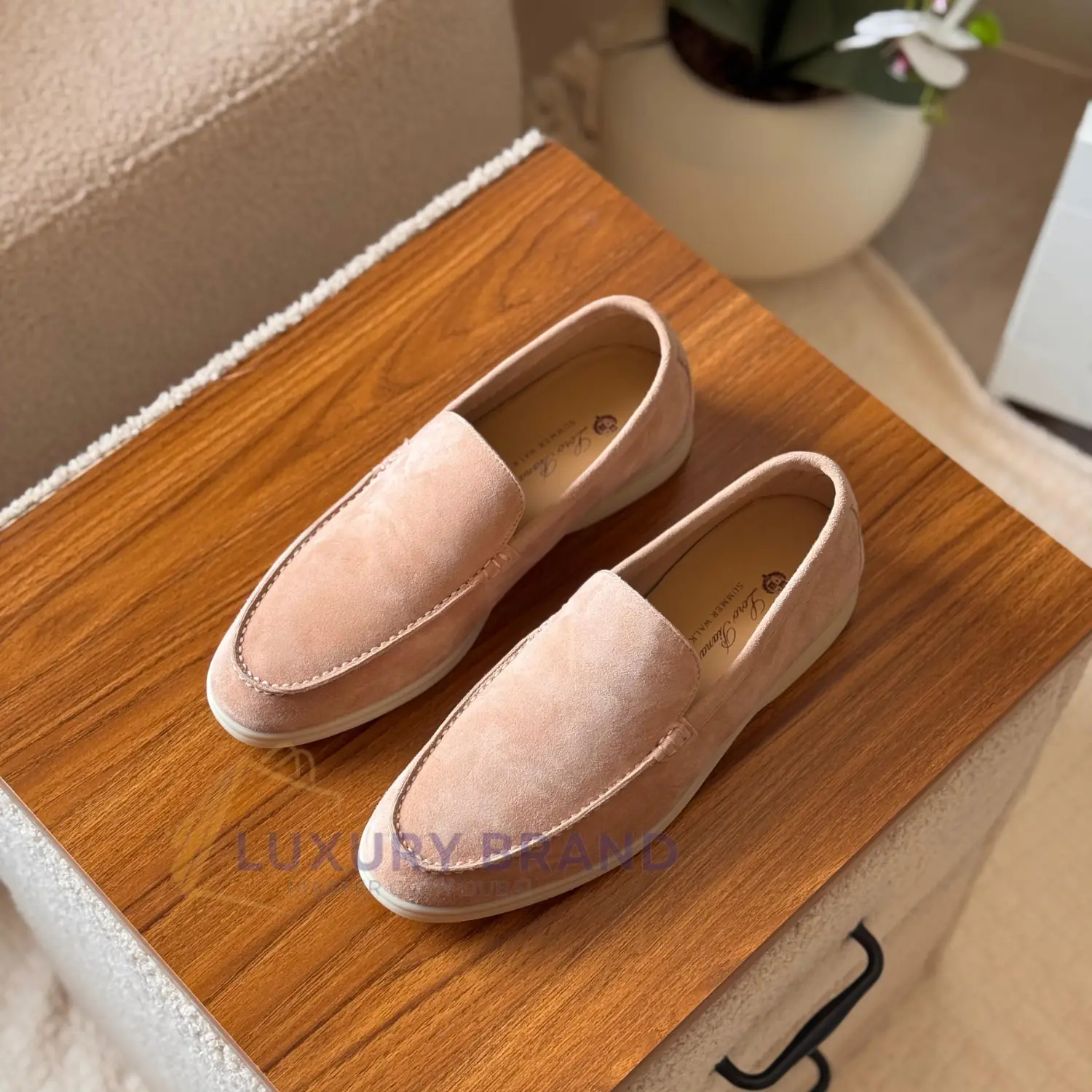 LORO PIANA SUMMER WALK