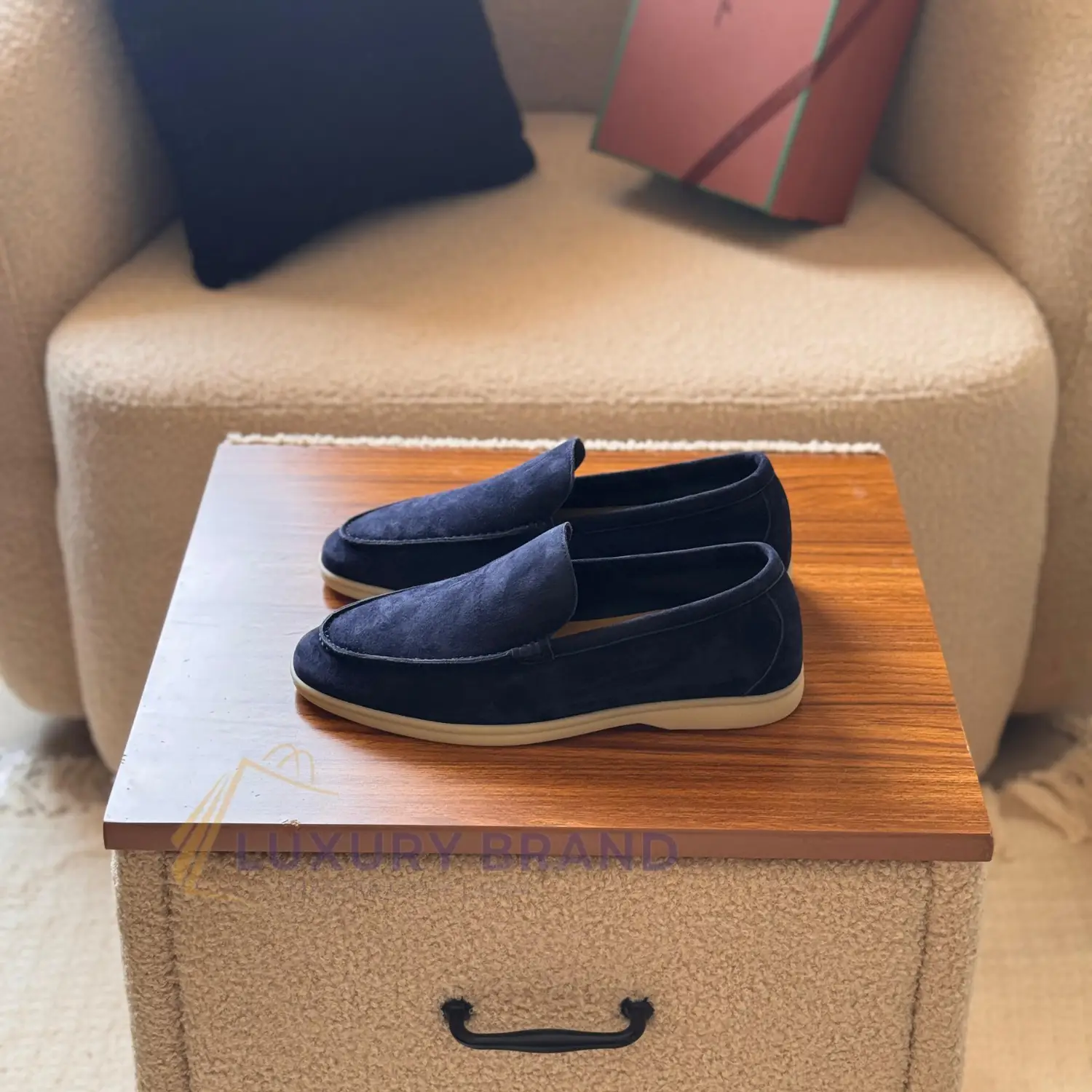 LORO PIANA SUMMER WALK