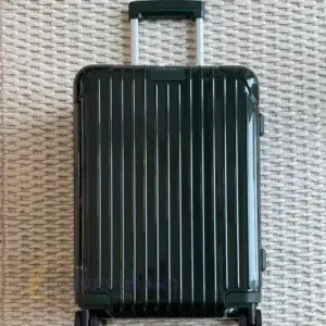 RIMOWA Salsa Deluxe Carry-On