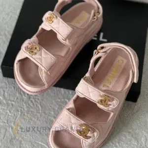 𝗖𝗛𝗔𝗡𝗘𝗟