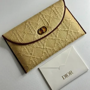 Design 30 Montaigne Avenue Pouch with Flap - Dubai Fashion LUX