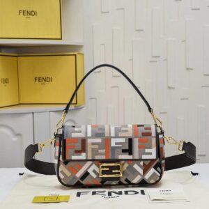 Design Baguette Multicolor canvas bag with FF embroidery - Dubai Fashion LUX