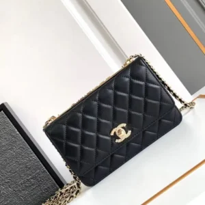 Design Black Quilted Leather Trendy CC Wallet On Chain - Dubai Fashion LUX