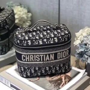 Design Lady Cosmetic - Dubai Fashion LUX