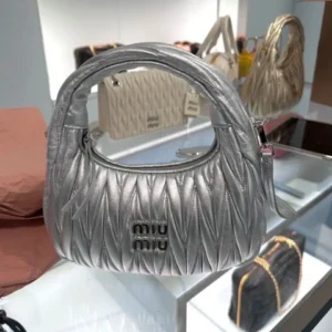 Design mini Wander matelassé shoulder bag - Dubai Fashion LUX