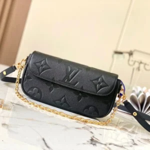 Design Wallet on Chain Ivy - Leather Crossbody Bag for Women - Dubai Fashion LUX
