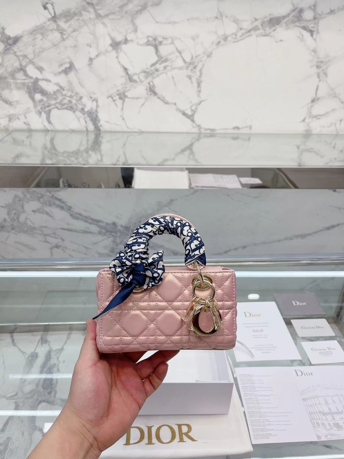 DIOR