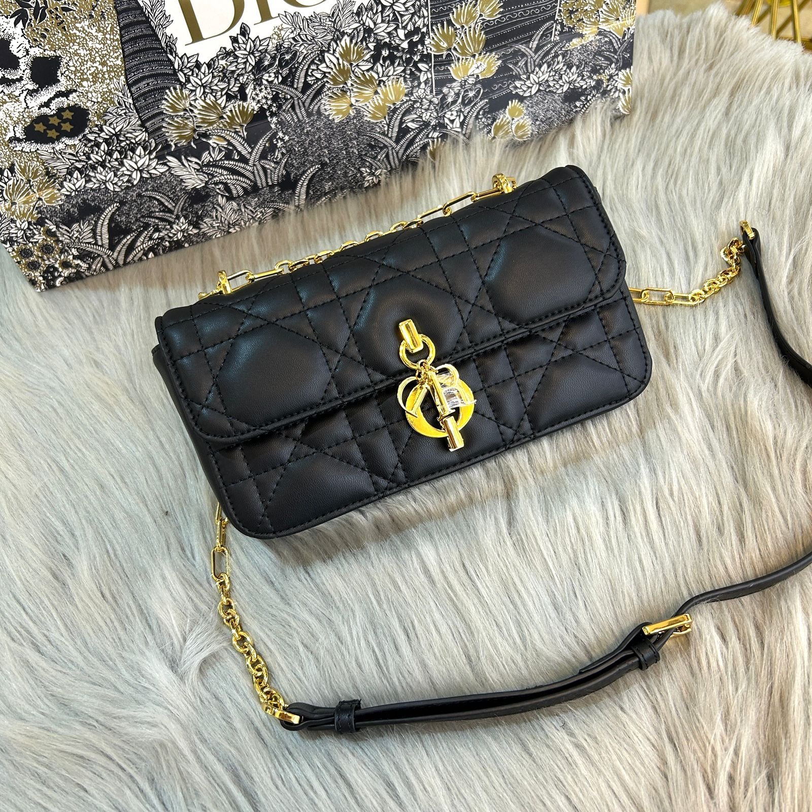 DIOR