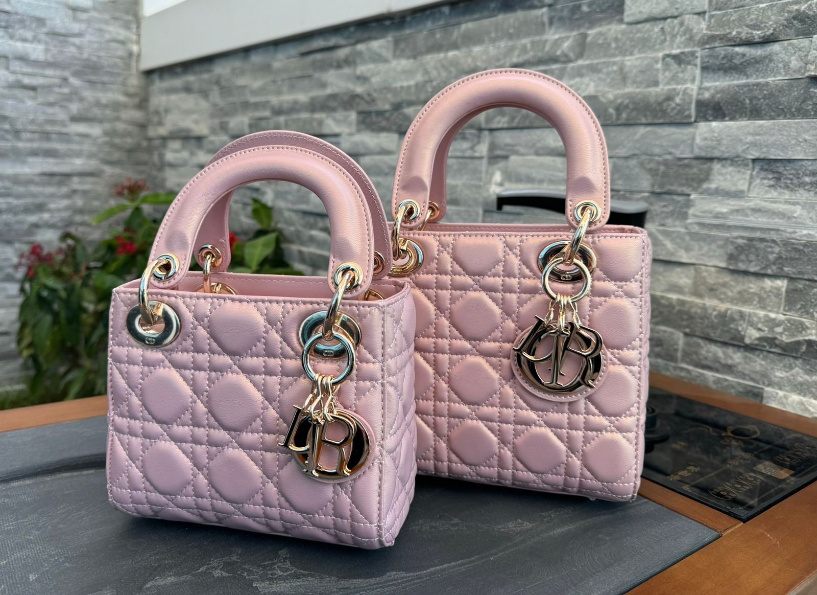 DIOR