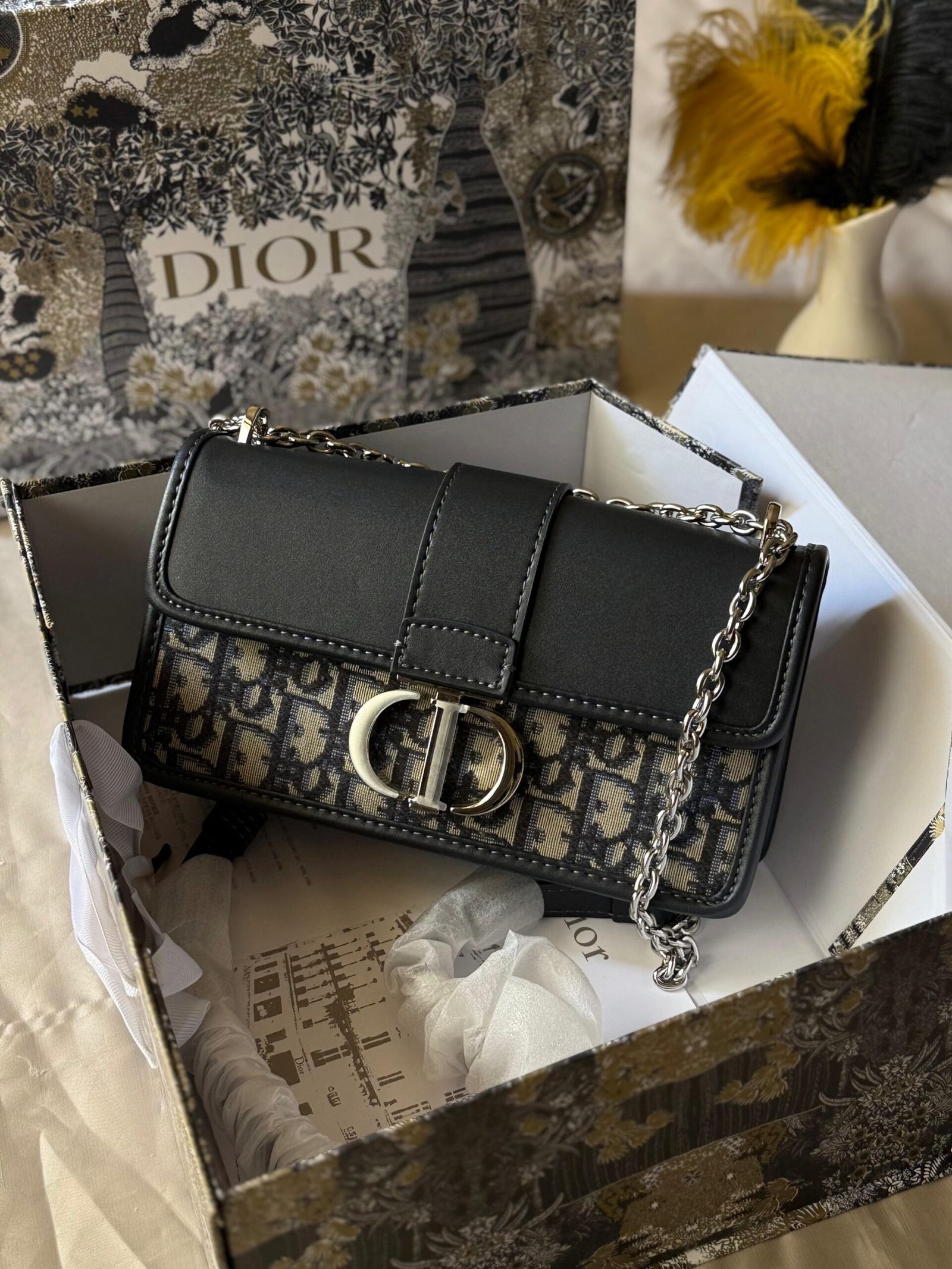DIOR
