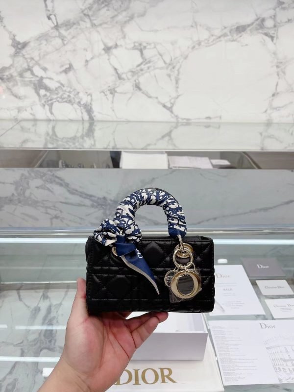 DIOR