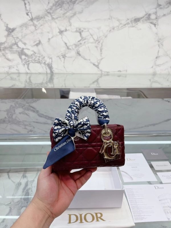 DIOR