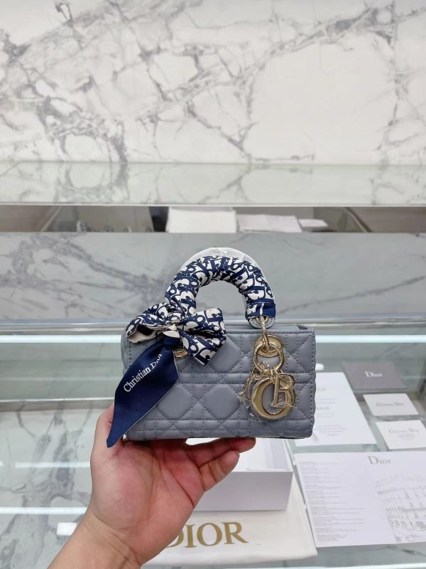 DIOR