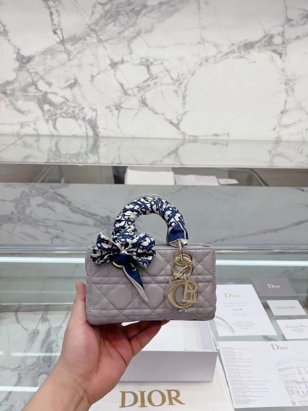 DIOR