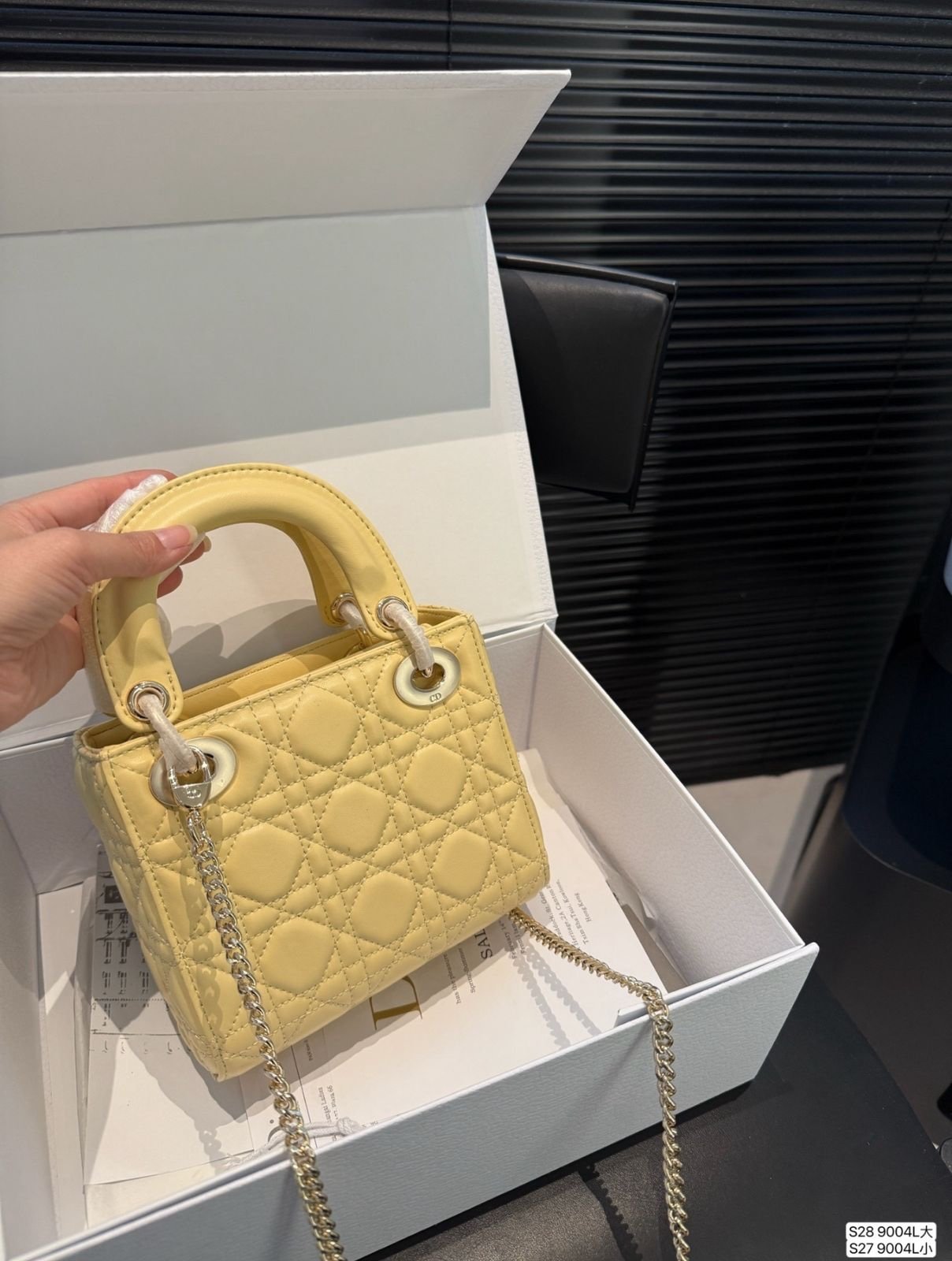 DIOR