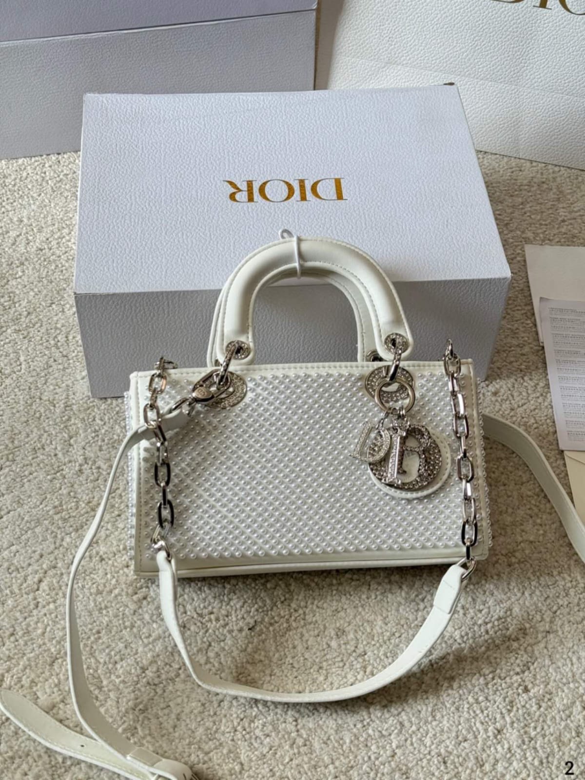 DIOR