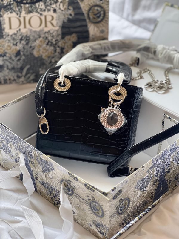 DIOR