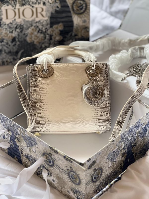 DIOR