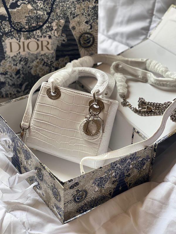 DIOR