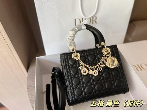 DIOR
