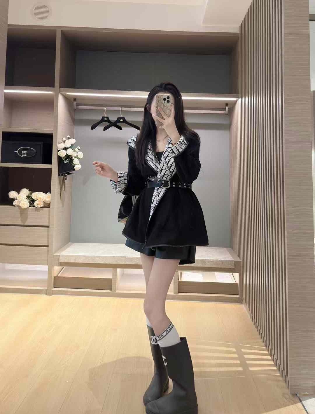 DIOR
