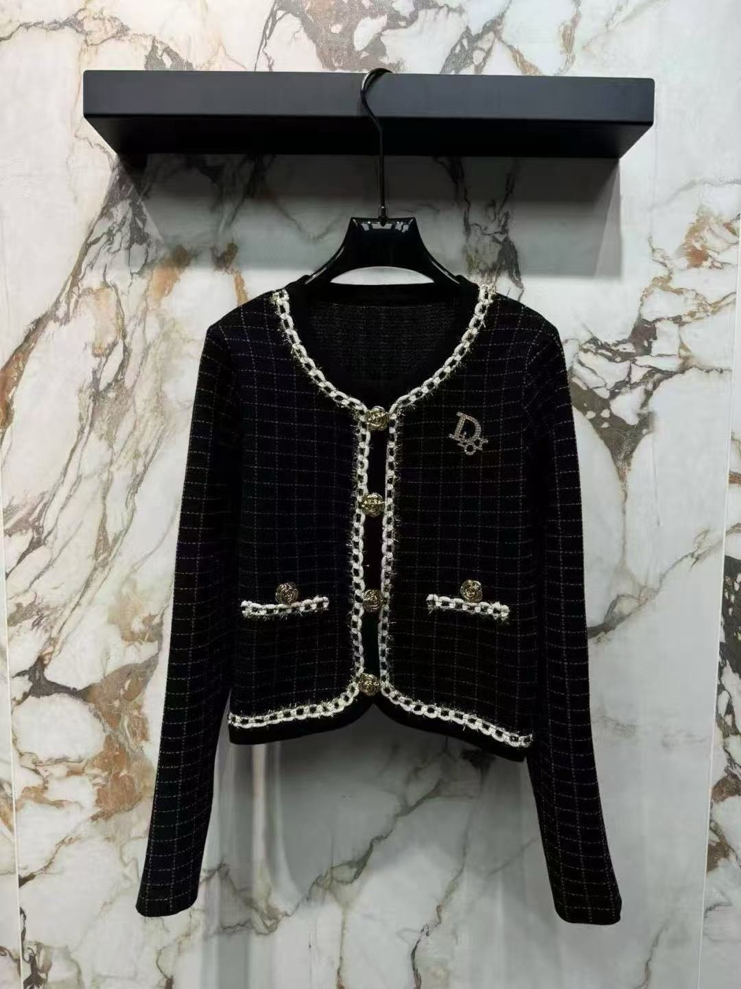 DIOR