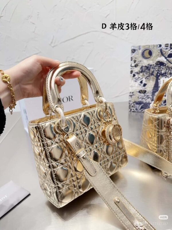 DIOR