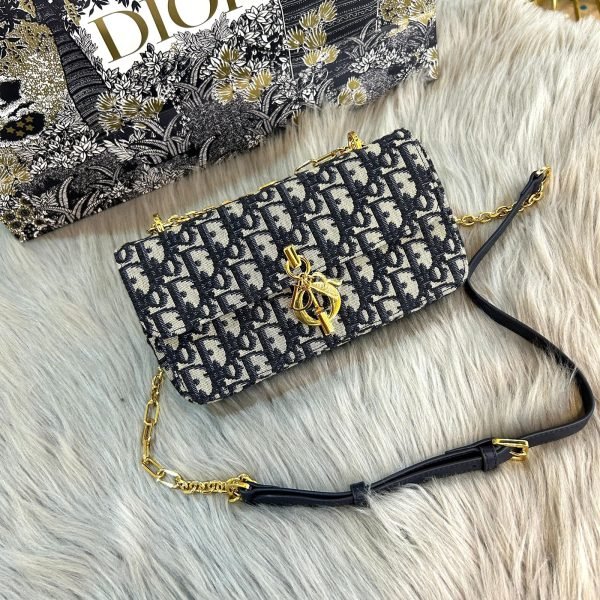 DIOR