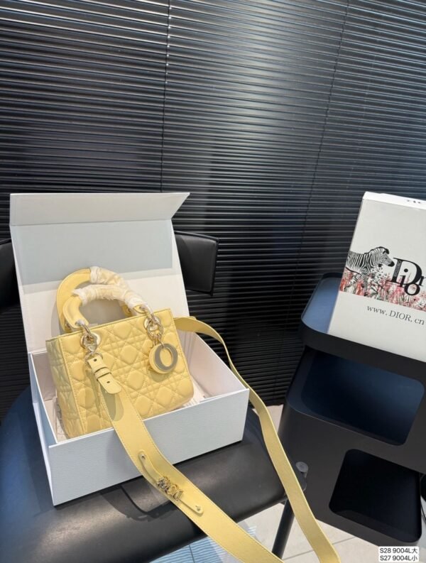 DIOR