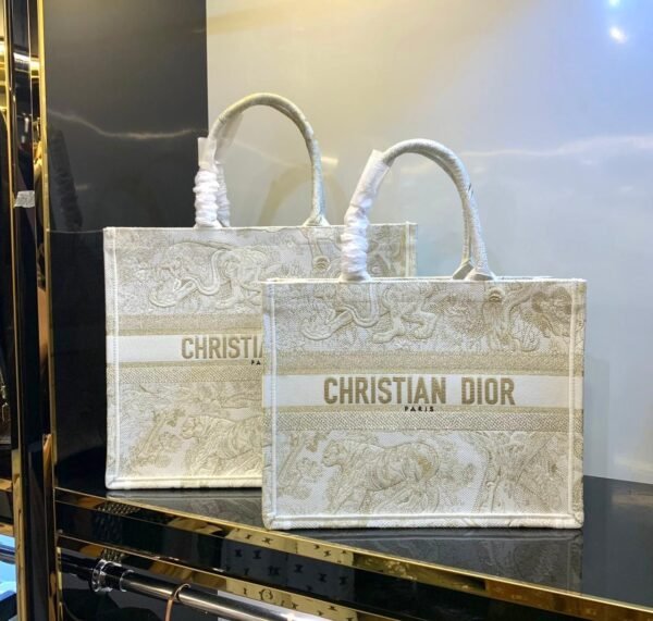 DIOR