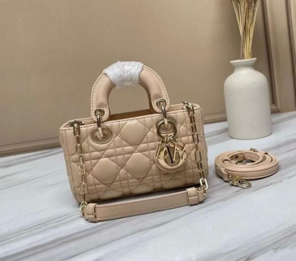 DIOR