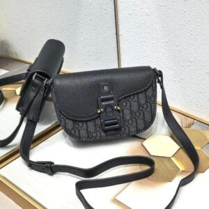 DIOR SADDLE POUCH – Iconic Luxury Pouch | Premium Designer Bag